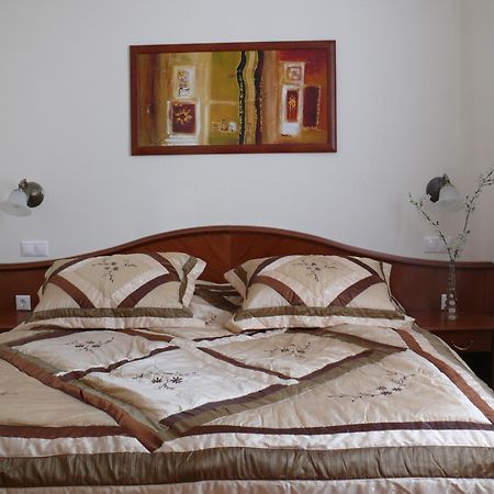 Szerencsemak Panzio Apartment Kehidakustany Ruang foto