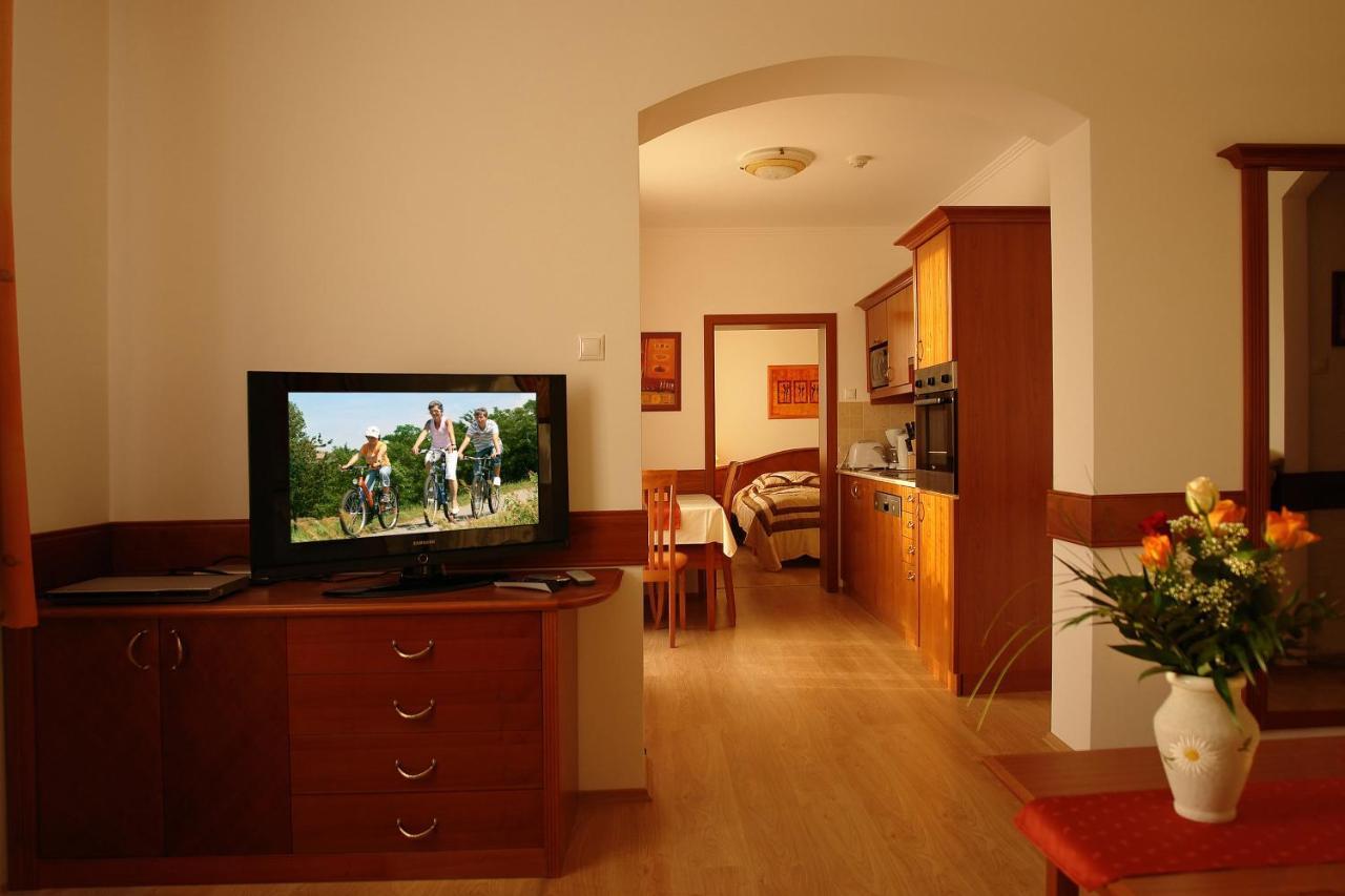 Szerencsemak Panzio Apartment Kehidakustany Bagian luar foto