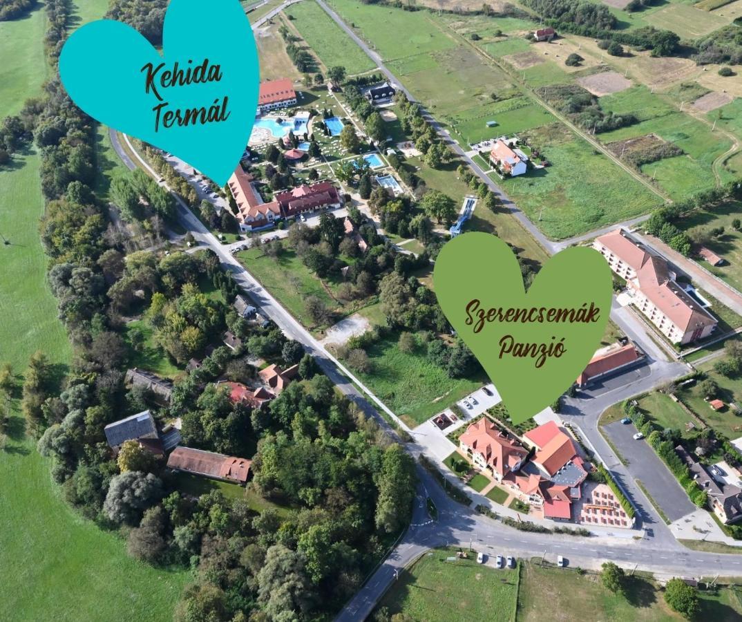 Szerencsemak Panzio Apartment Kehidakustany Bagian luar foto