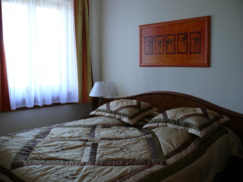 Szerencsemak Panzio Apartment Kehidakustany Ruang foto