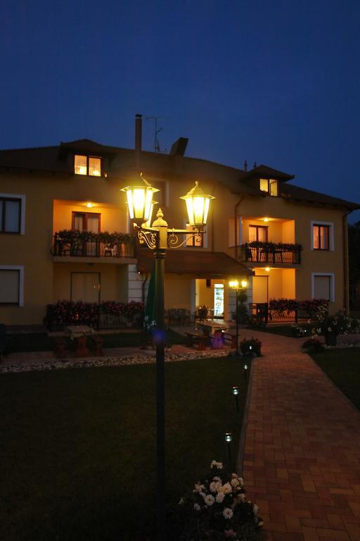 Szerencsemak Panzio Apartment Kehidakustany Bagian luar foto