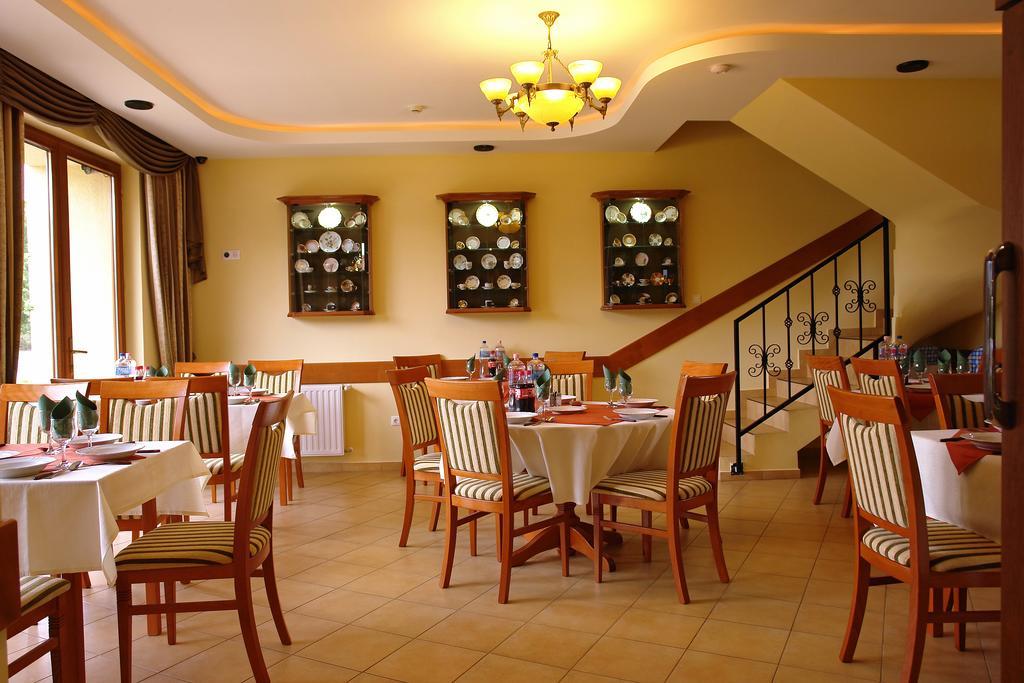 Szerencsemak Panzio Apartment Kehidakustany Bagian luar foto